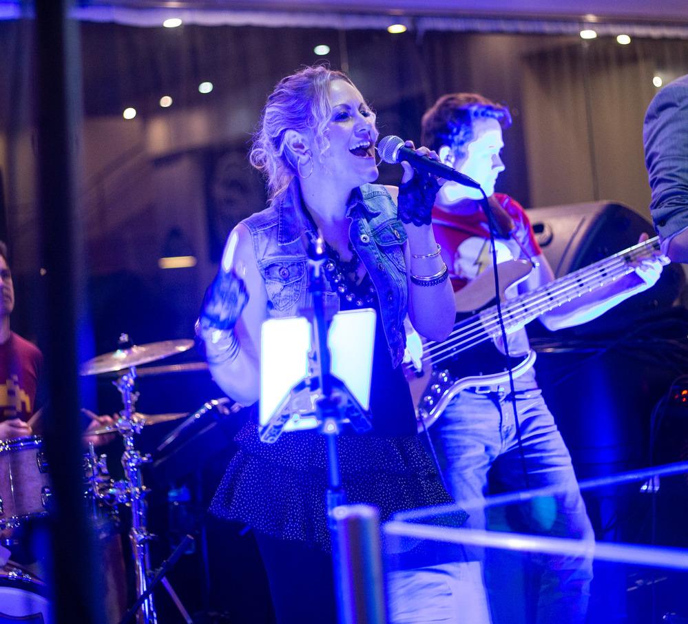 Tracy Wedding & Events Singer Tribute Acts Essex 80's