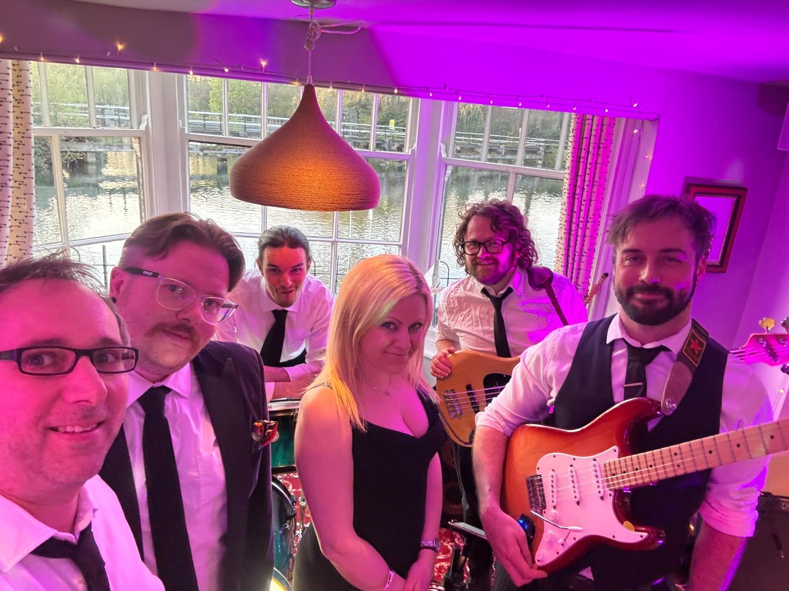 Tracy Wedding and Events Wedding Bands Essex Mowtown Band